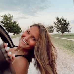 Meet your Posher, Avery